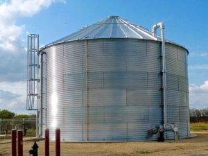 5000 gallon steel water tank